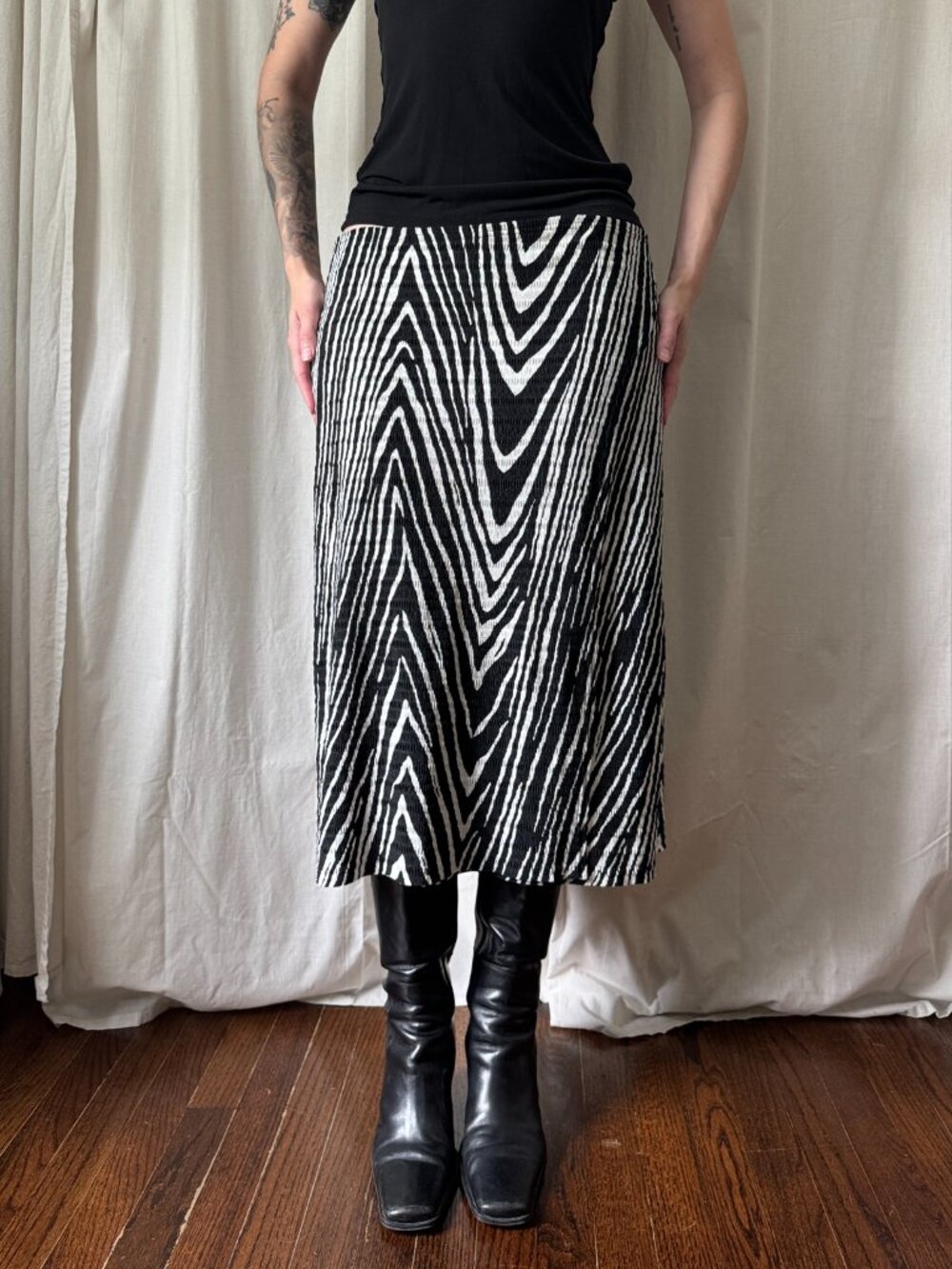 Pleat Pleat by Rafael Black & White Wavy Zebra Pattern Skirt Women's Size Large